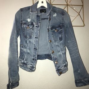 Cute jean jacket 🤗🤗🤗